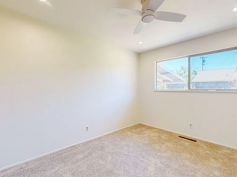 1925 Leafgreen Dr — Photo 27