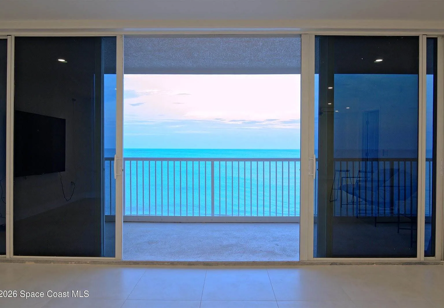 3 bed, 2.5 bath, 2225 sqft, $6,000 — Photo 3