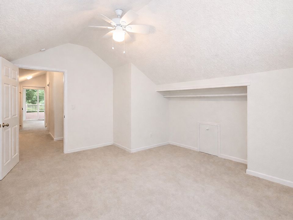 1st image of 13922 Jefferson Way Room 1