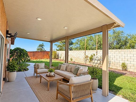 4th image of 22686 Hannah Ct