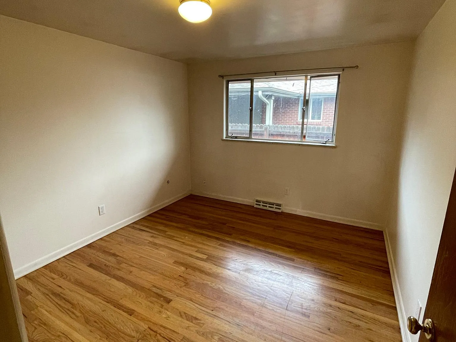 1136 Krameria St — Photo 4