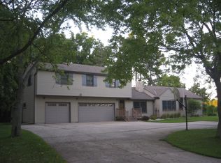 34508 Nashotah Rd, Oconomowoc, WI 53066