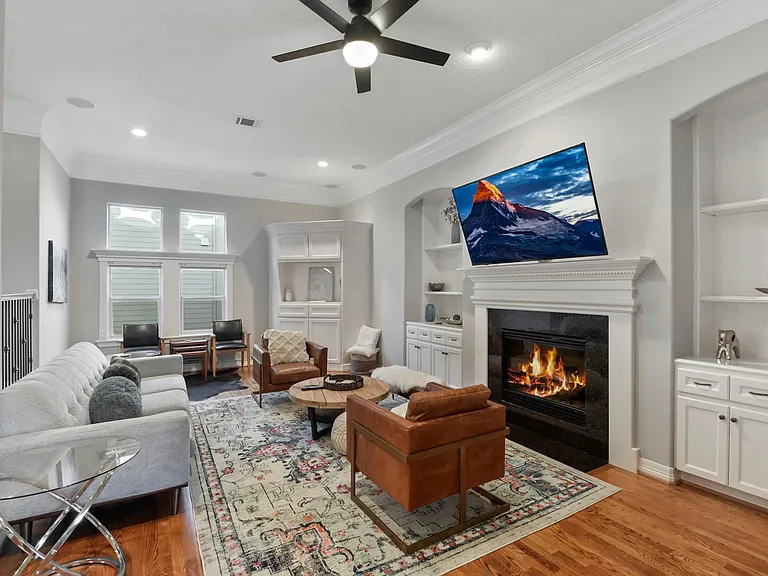 1202 W 25th St — Photo 32