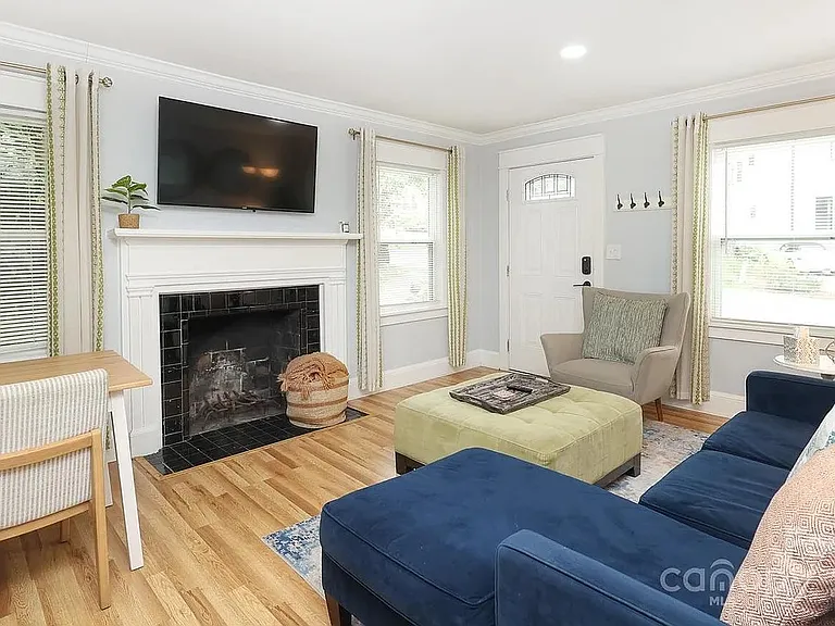 1820 Kensington Dr — Photo 3