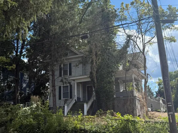 208 White St, Lexington, VA 24450