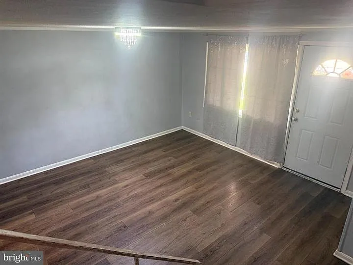 2053 Larkhall Rd — Photo 3
