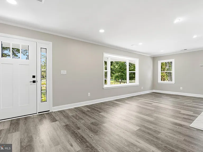 2608 Holly Dr — Photo 7