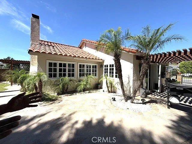 3 bed, 1400 sqft, $4,800 — Photo 2