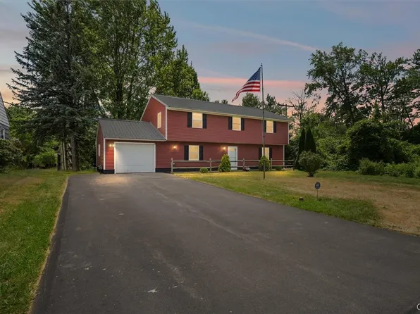 319 Rita Dr, North Syracuse, NY 13212