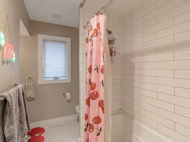 107 Grove St — Photo 5