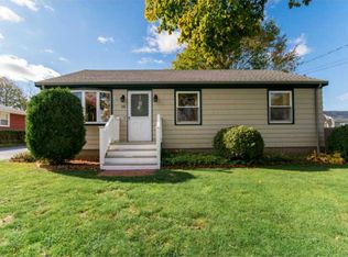 15 Birch St, Portsmouth, RI 02871