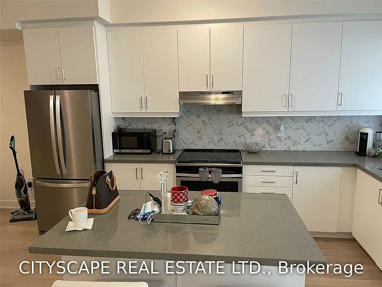 83 William Duncan Rd — Photo 6