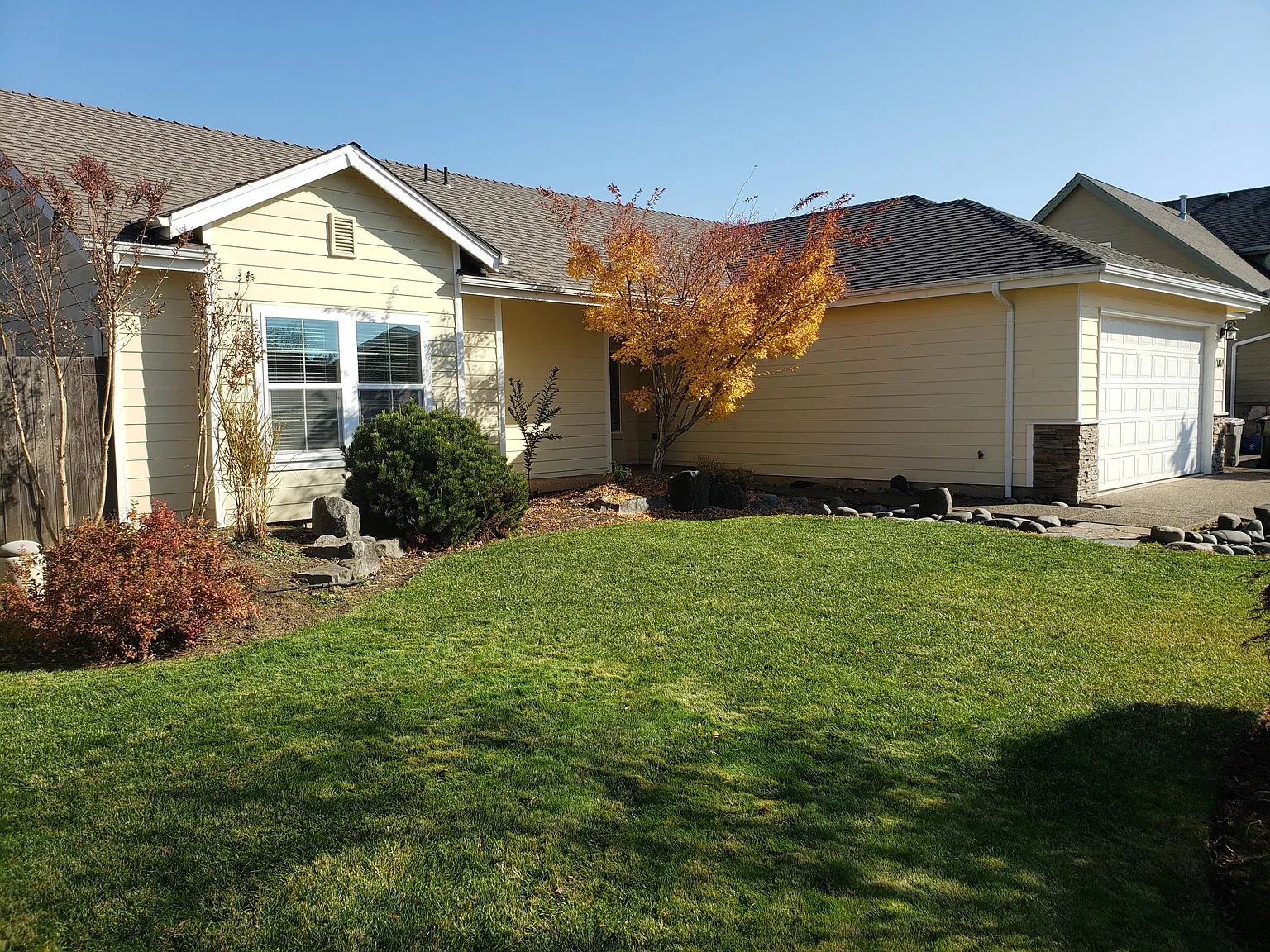 3 bed, 1481 sqft, $2,400 — Photo 1