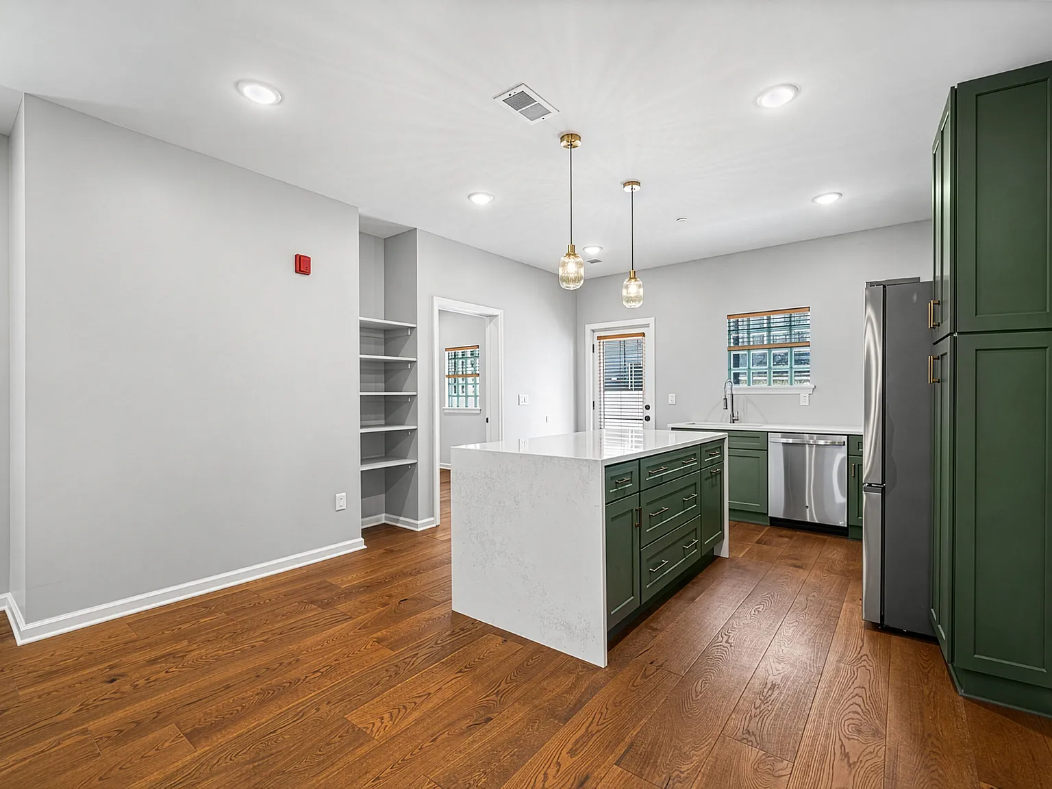 2 bed, 1264 sqft, $2,195 — Photo 3