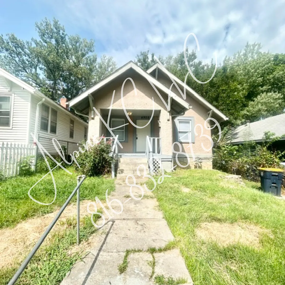 4 bed, 900 sqft, $1,025 — Photo 1