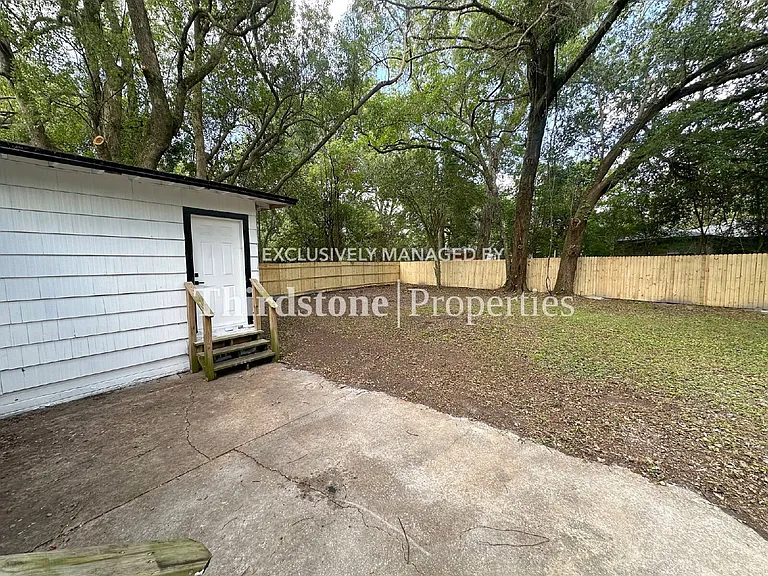 1216 Glen Laura Rd — Photo 3