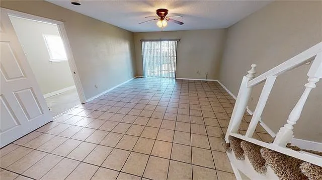 2 bed, 1.5 bath, 1000 sqft, $1,400 — Photo 3