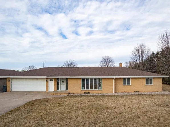 W2622 Evergreen Dr, Kaukauna, WI 54130