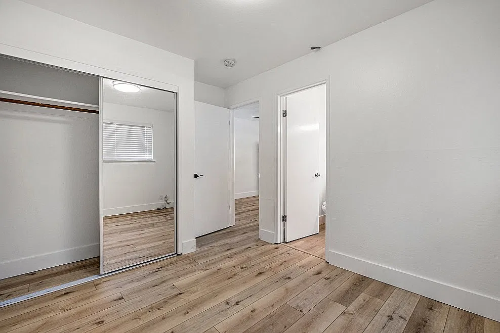 2360 Ellsworth — Photo 3