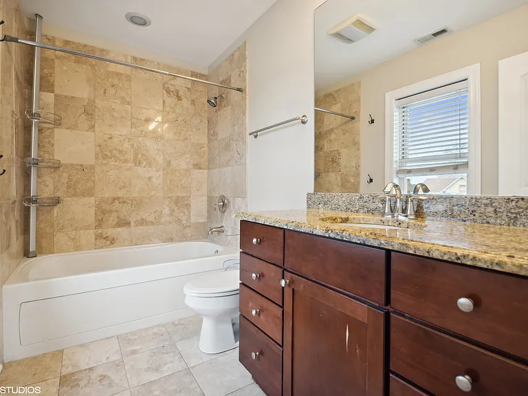 3519 W Medill Ave #3 — Photo 17