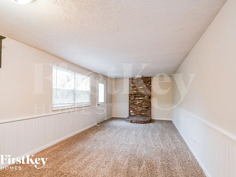 9026 Kasteel Way — Photo 5
