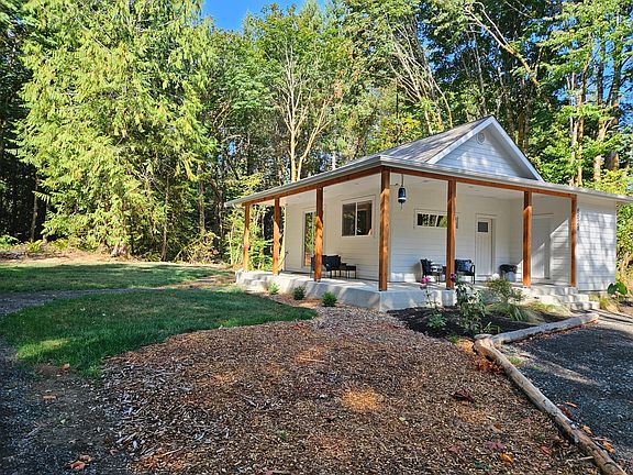 3rd image of 6528 Woodhill Dr