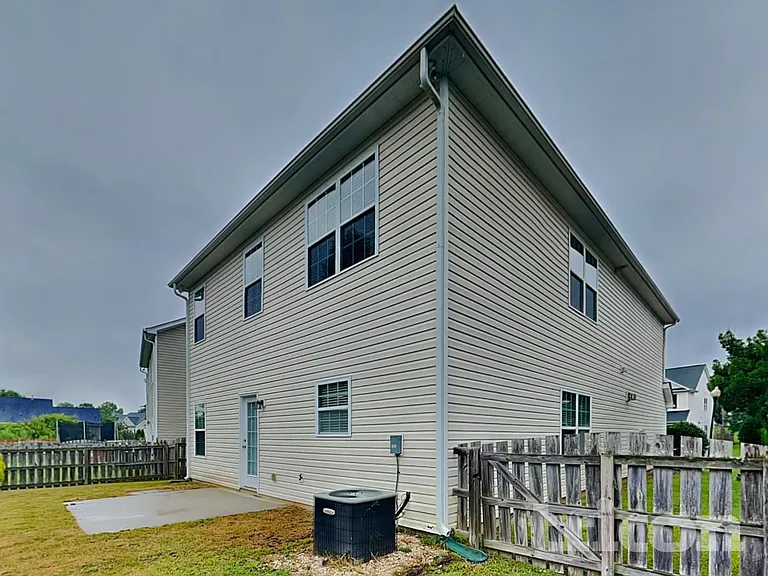 1028 Mountain Laurel Ct — Photo 17