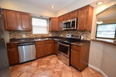 4th image of 476 Wilke Dr
