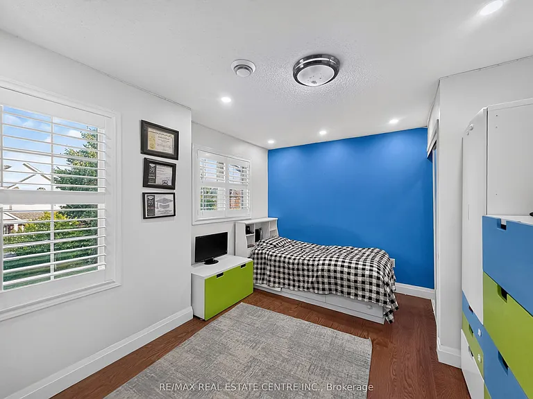 266 Fennamore Ter — Photo 18