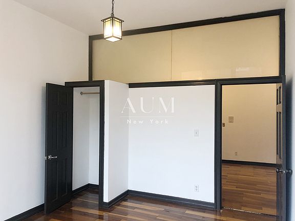 2nd image of 164 Manhattan Ave #5