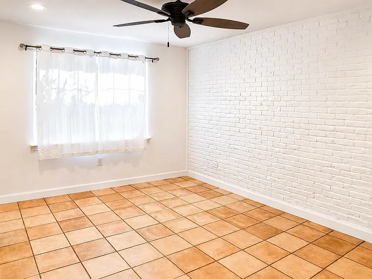 2744 Briarhurst Dr #31 — Photo 20