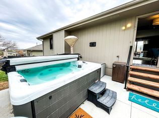 12724 Hartman Ave, Omaha, NE 68164