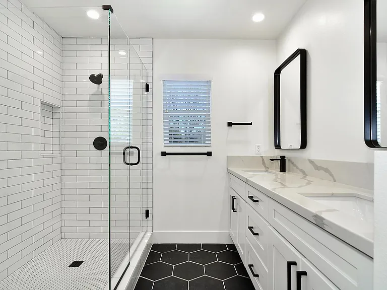 6363 N Darby Ave — Photo 11