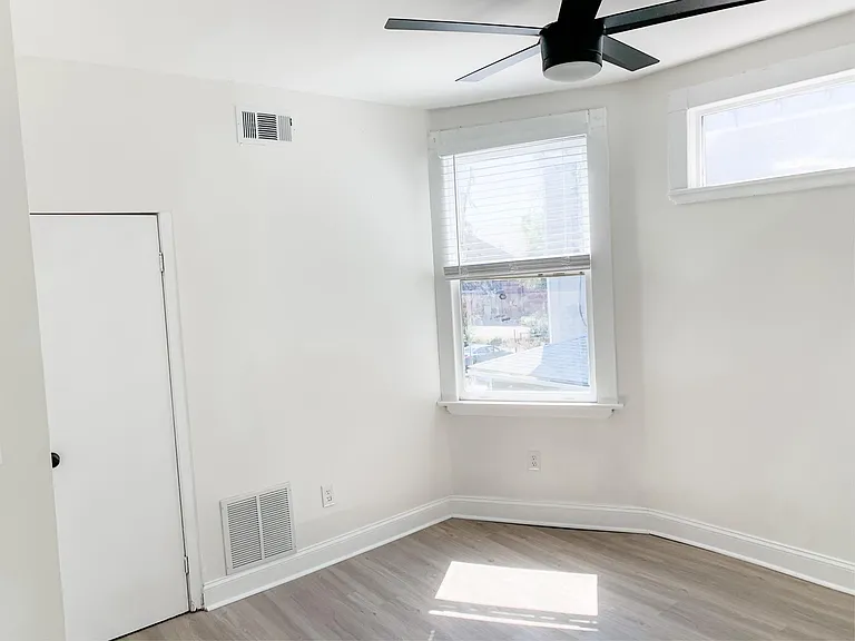 711 Lincoln St #A — Photo 15