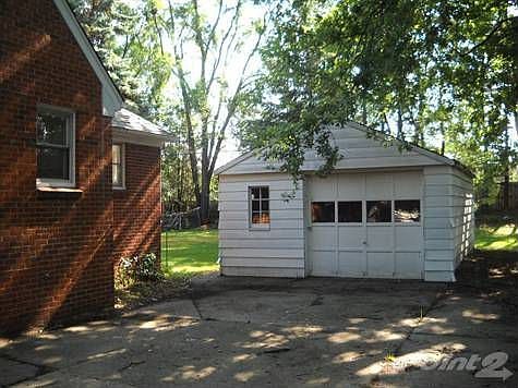 3rd image of 46728 Wright Ave