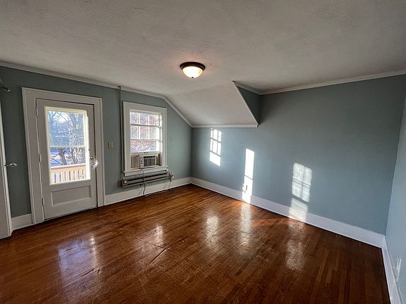 3rd image of 1340 Plum St APT 3