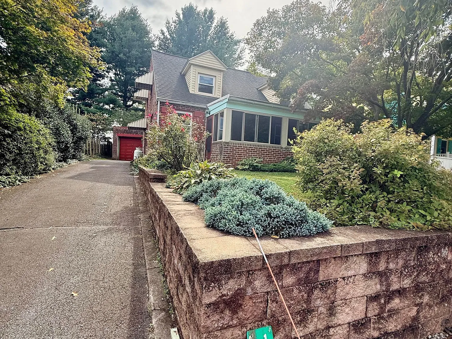 3 bed, 1.5 bath, 1442 sqft, $2,600 — Photo 1