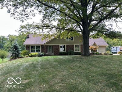3693 Woodland Streams Dr, Greenwood, IN, 46143