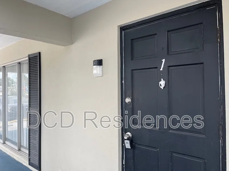 2101 W Bay Dr #1