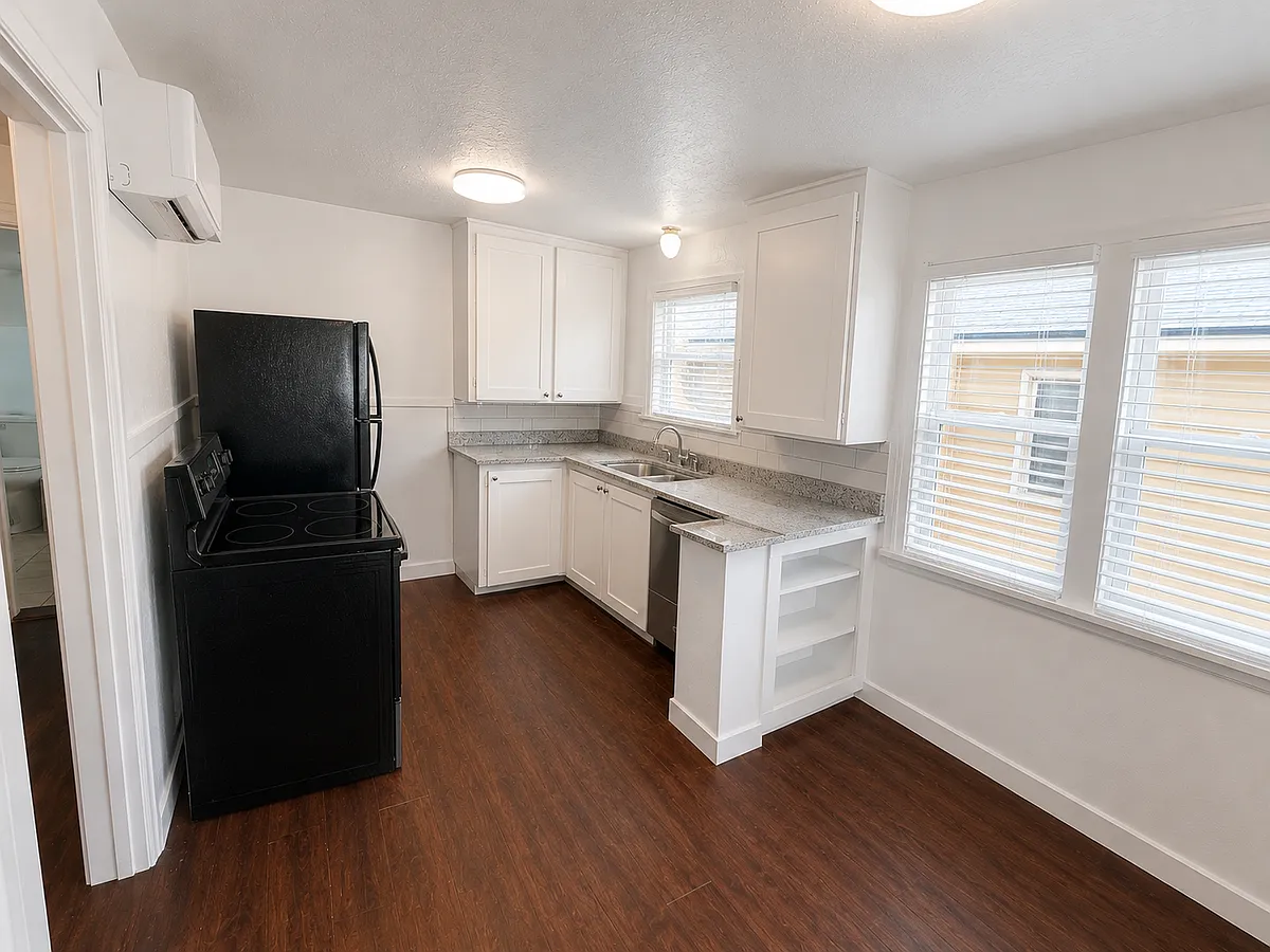 Building Photo - 2561 Orchard Ave #1