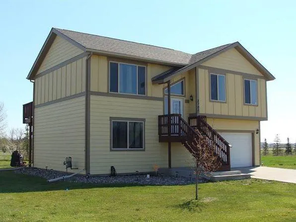 3705 45th St SE, Minot, ND 58701