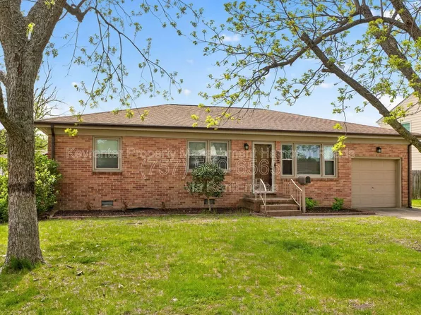204 Cleopatra Ct, Hampton, VA 23669