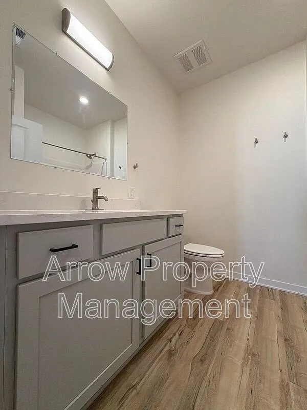 2 bed, 2.0 bath, 892 sqft, $1,400 — Photo 4