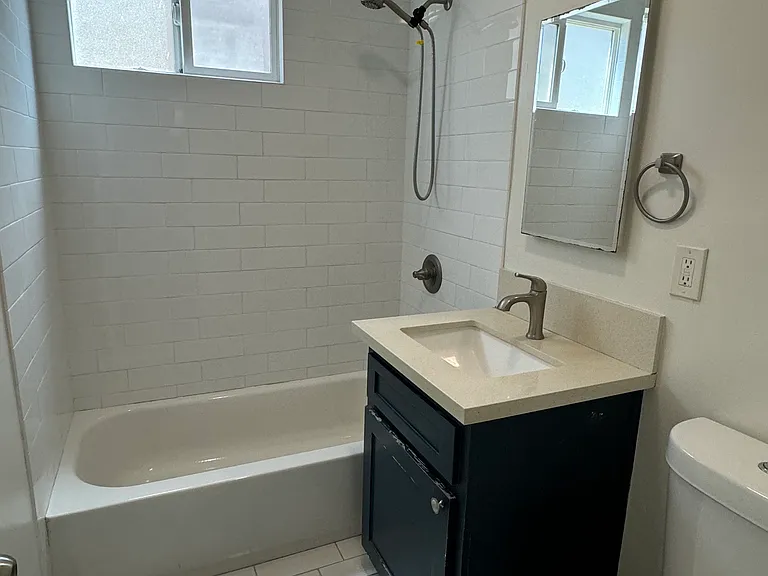 907 Grand Ave #1 — Photo 8