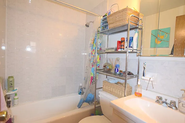 Rented by City Stop Realty | media 21