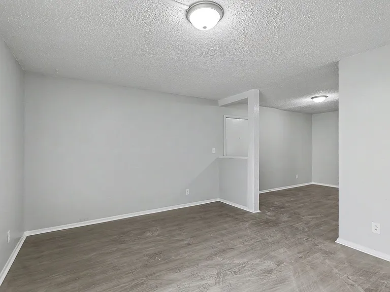 Stoneybrook Apartments — Photo 20