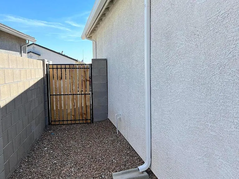 1058 W Avalon Canyon Dr — Photo 21