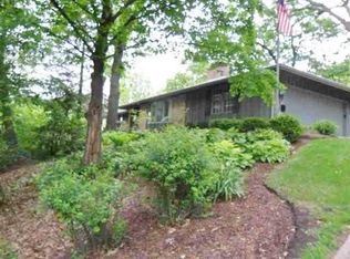 2305 Forest Rd, Davenport, IA 52803