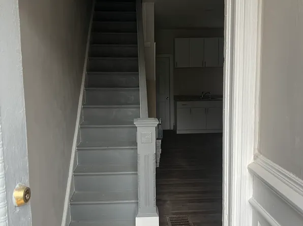 418 N 60th St, Philadelphia, PA 19151