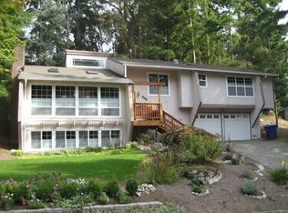 832 176th Ave NE, Bellevue, WA 98008